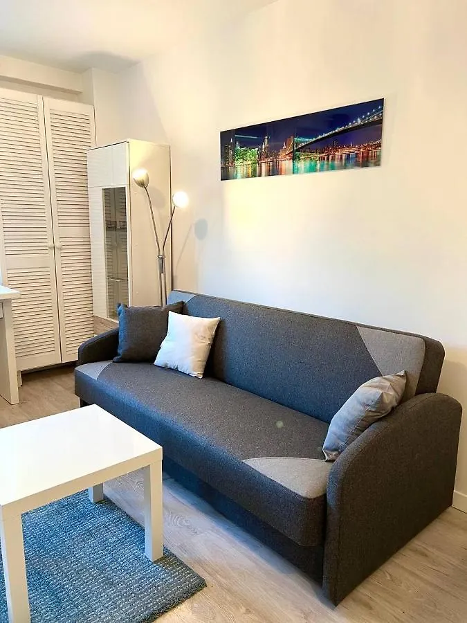 2-Rooms Cute Apartment, Metro, Wi-Fi - By Hik Apartments Warszawa