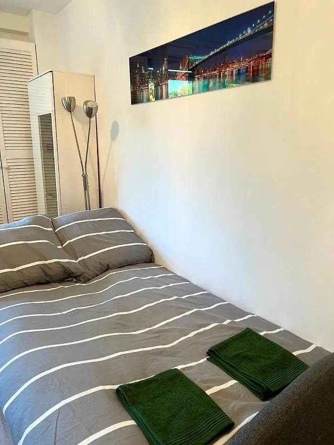2-Rooms Cute Apartment, Metro, Wi-Fi - By Hik Apartments Warsaw